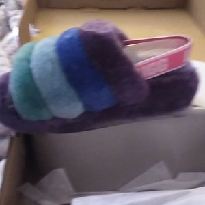 Uggs flip flops